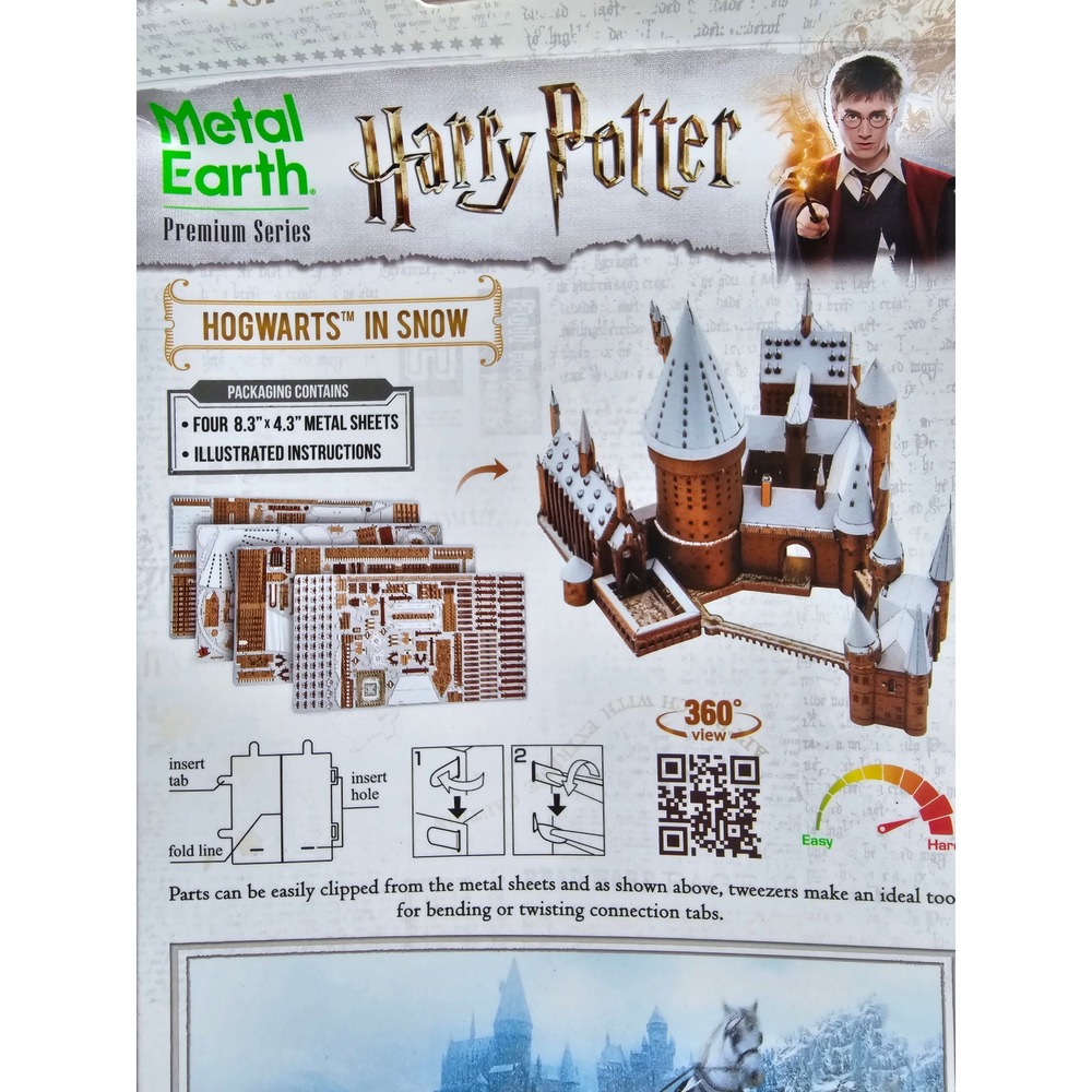 Metal Earth Harry Potter Hogwarts in Snow Premium Series Steel Model Kit ICX138